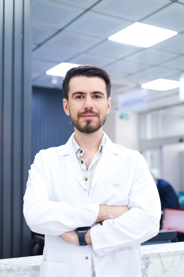 الدكتور إيلكر جيجيك